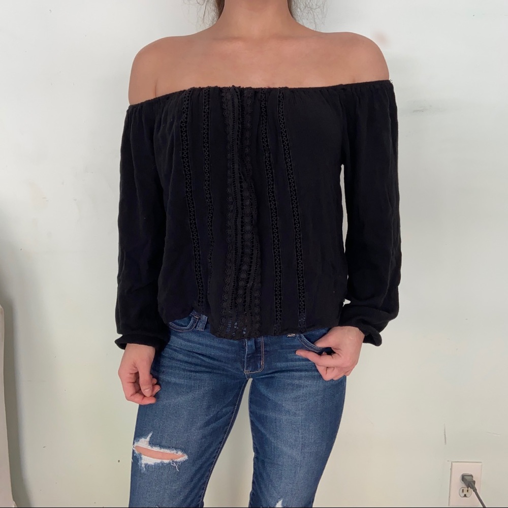 Hollister Off-the-Shoulder Top